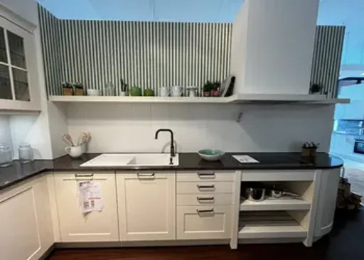 Landhausküche mit echter Granitplatte - in Kaufbeuren Koje 29